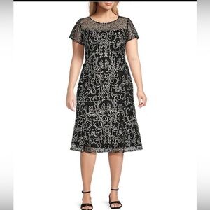 Crew Neck Short Sleeve Embroidered Soutache Lace Illusion Midi Dress size 16